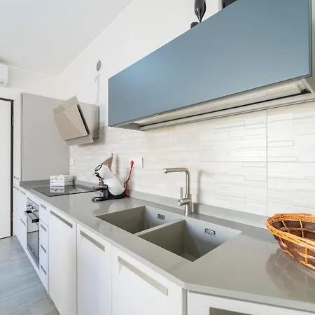 Il Girasole Apartment *