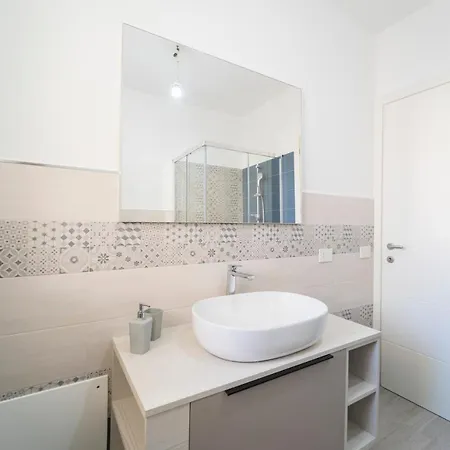 Il Girasole Apartment *